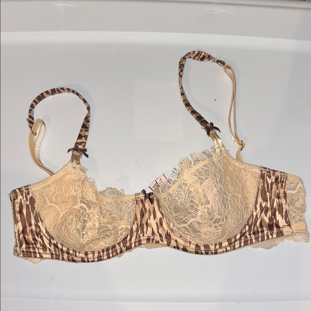 Victoria's Secret Cream and Brown Lace Bra